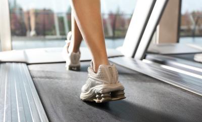 Walking 4KM on Treadmill 3 percent Incline Burns 470 Calories